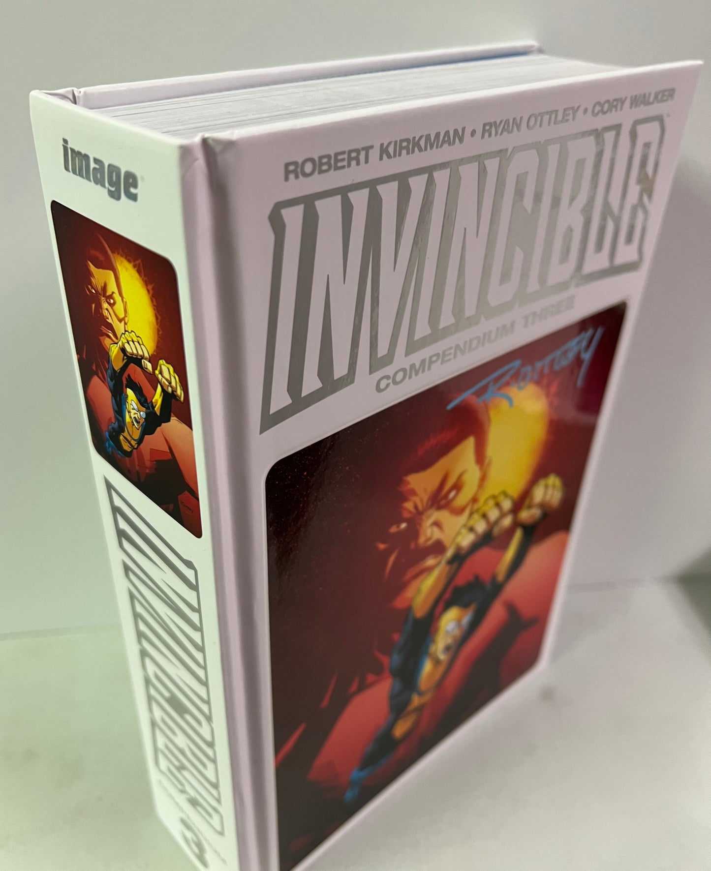 INVINCIBLE COMPENDIUM HARD COVER 3