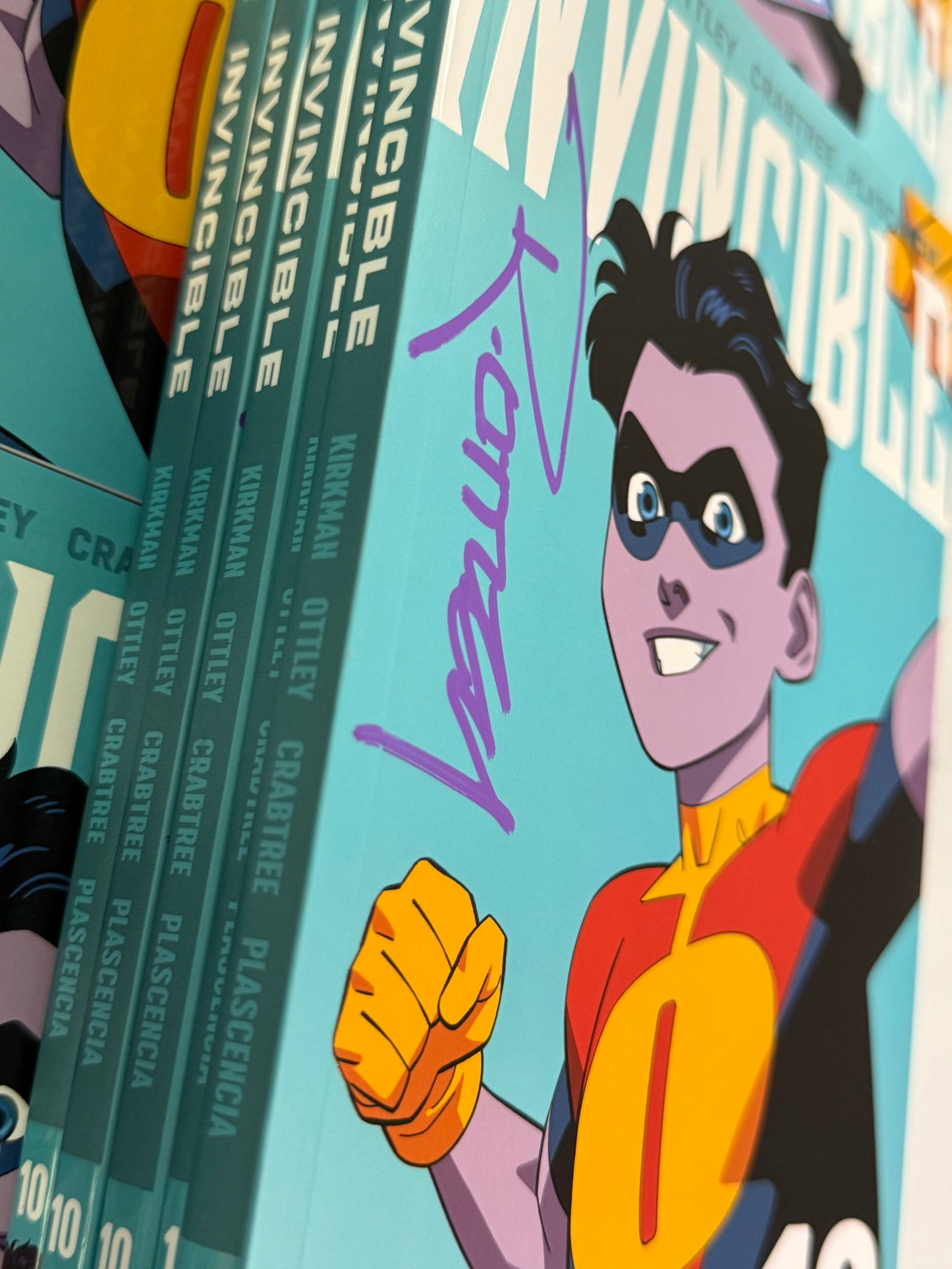 INVINCIBLE NEW EDITION 10