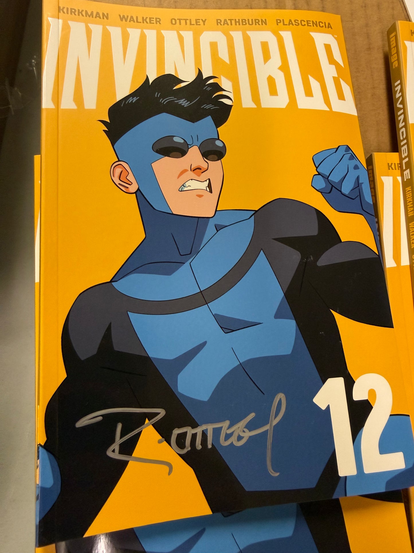 INVINCIBLE NEW EDITION 12
